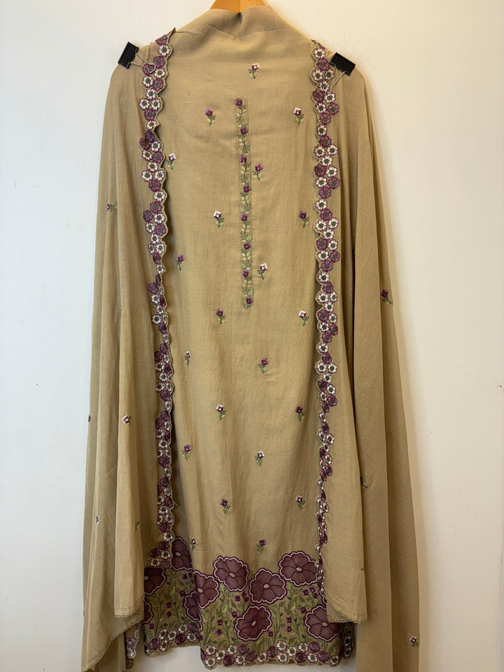 Nayra – Embroidered Mul Cotton Suit
