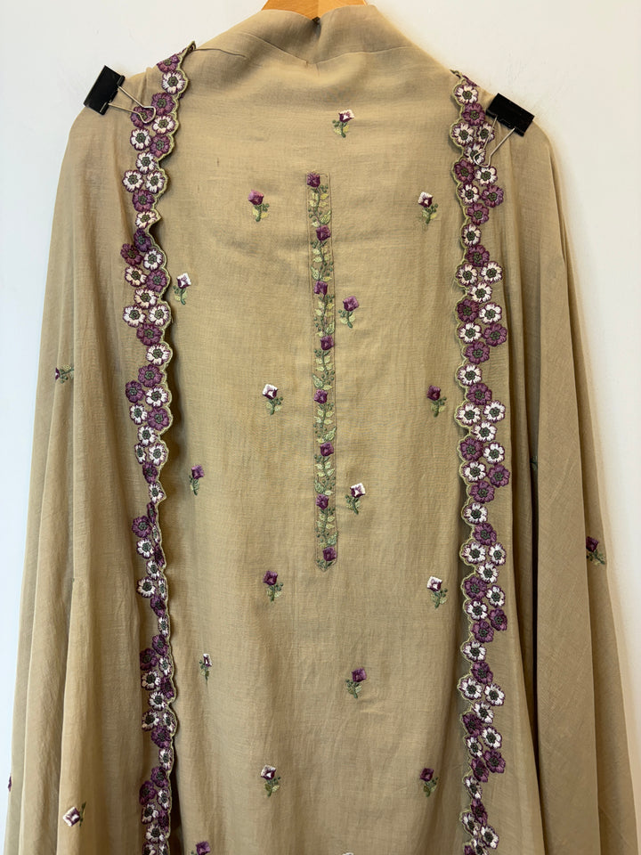 Nayra – Embroidered Mul Cotton Suit