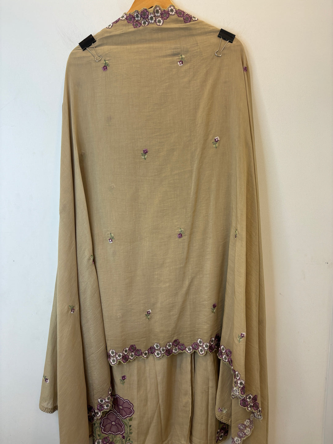 Nayra – Embroidered Mul Cotton Suit