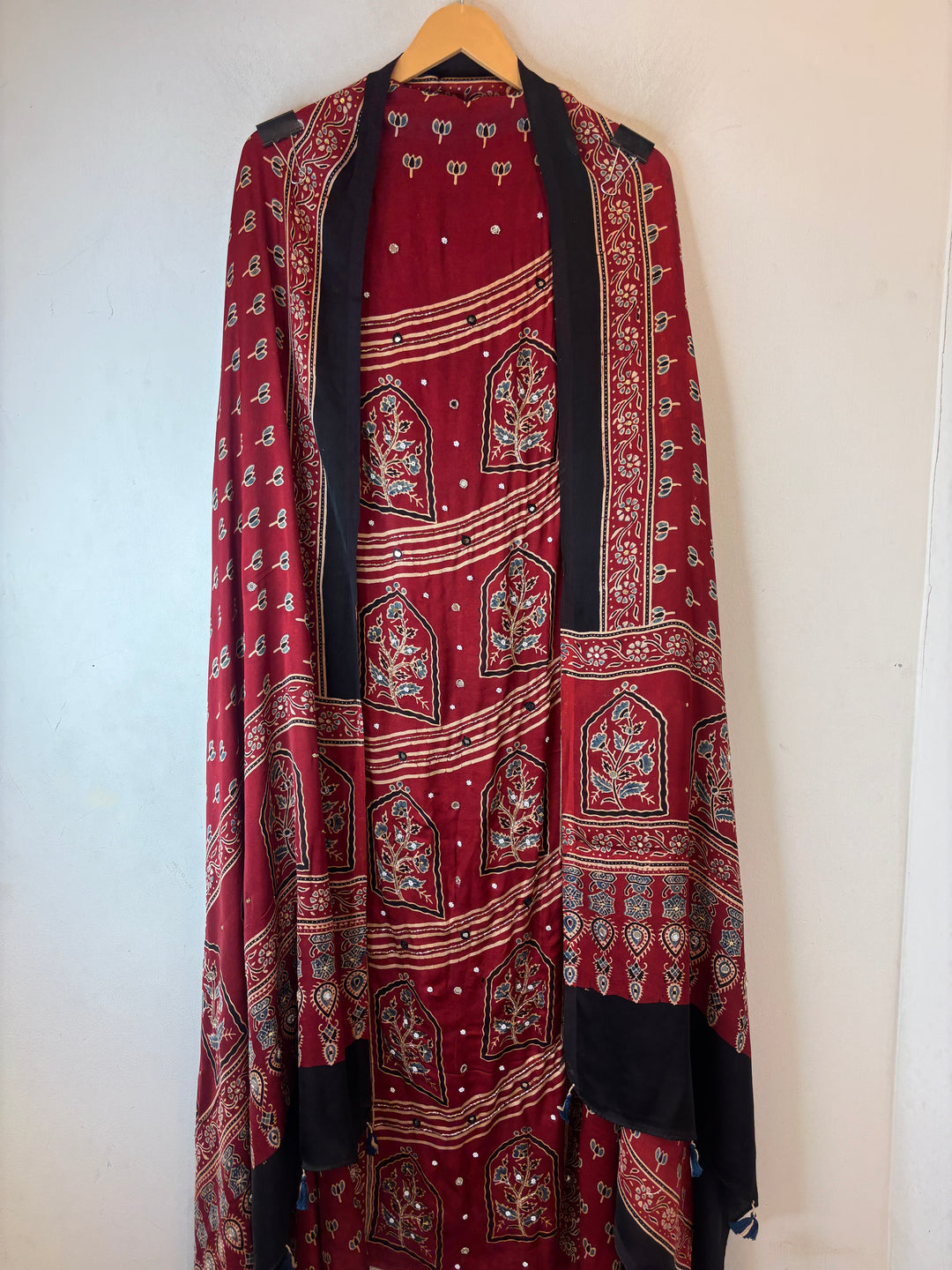 Aarohi – Ajrakh Modal Silk Handwork Ensemble DBPVV201