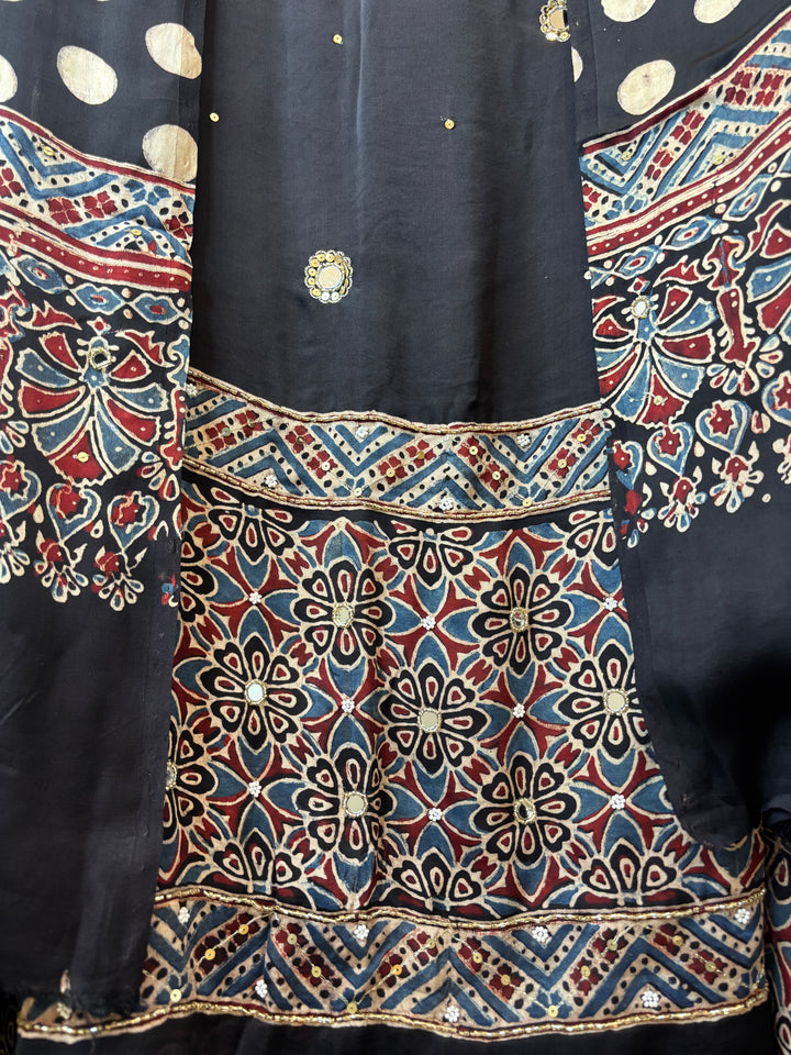 Aarohi – Modal Silk Mirror Work Ensemble DBPYY01