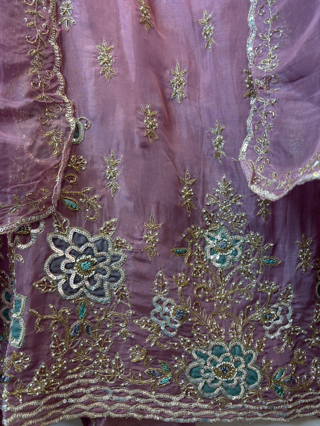 Mauve Organza Aari Booti &amp; Cutdana Ensemble