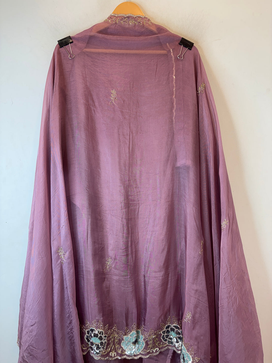 Mauve Organza Aari Booti &amp; Cutdana Ensemble