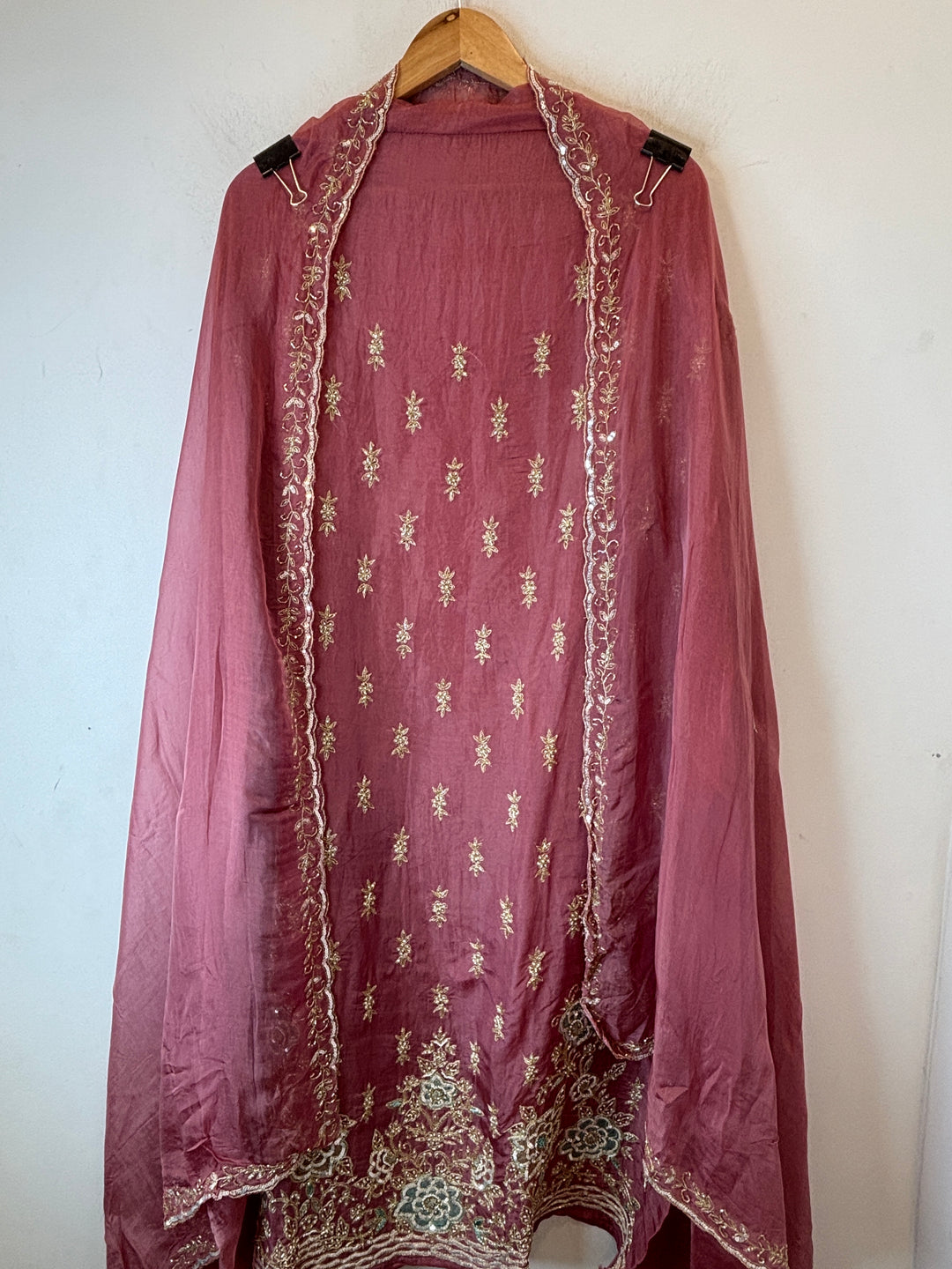 Dusty Rose Organza Aari Booti &amp; Cutdana Ensemble