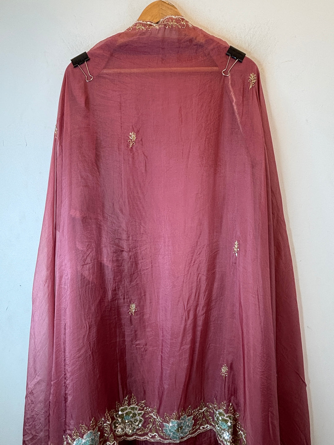Dusty Rose Organza Aari Booti &amp; Cutdana Ensemble