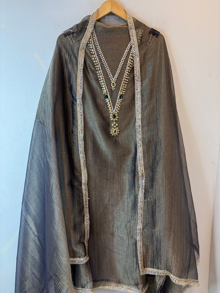 Aaradhya – Crush Tissue Kundan Pearl Suit DBPUU03