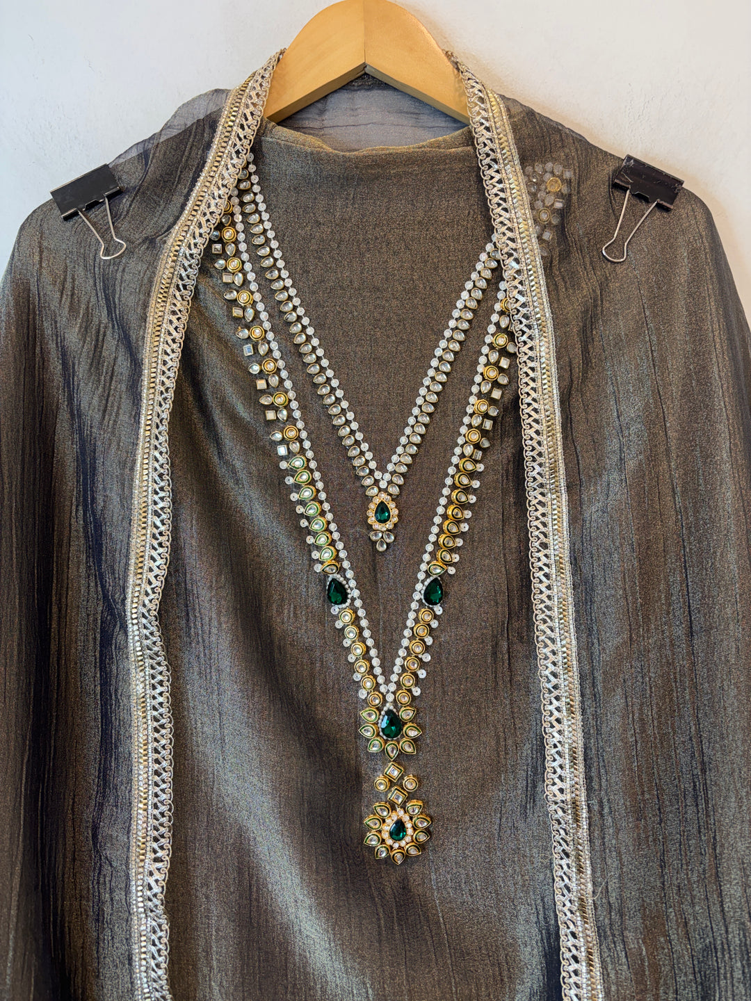 Aaradhya – Crush Tissue Kundan Pearl Suit DBPUU03