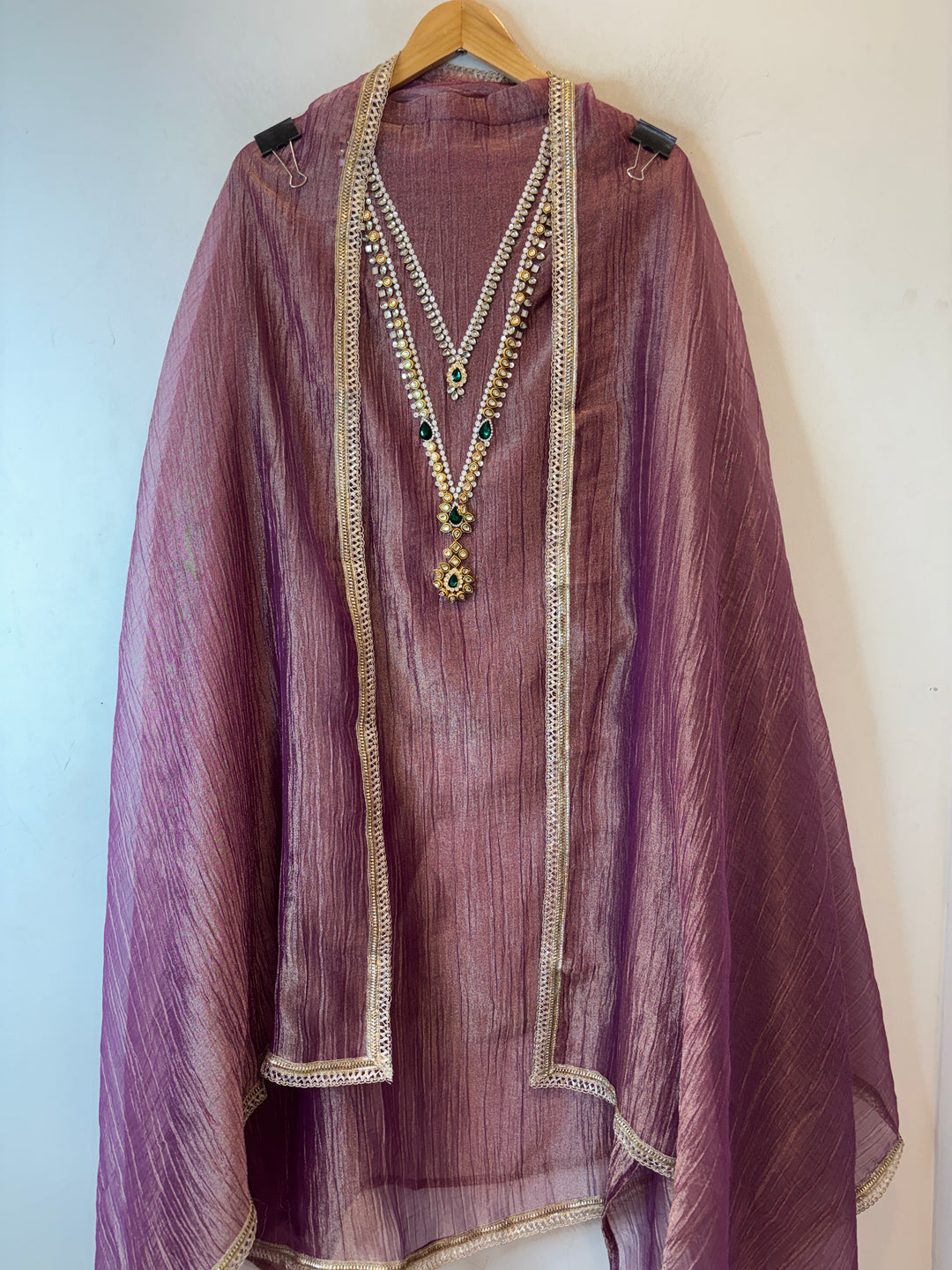 Aaradhya – Crush Tissue Kundan Pearl Suit DBPUU01