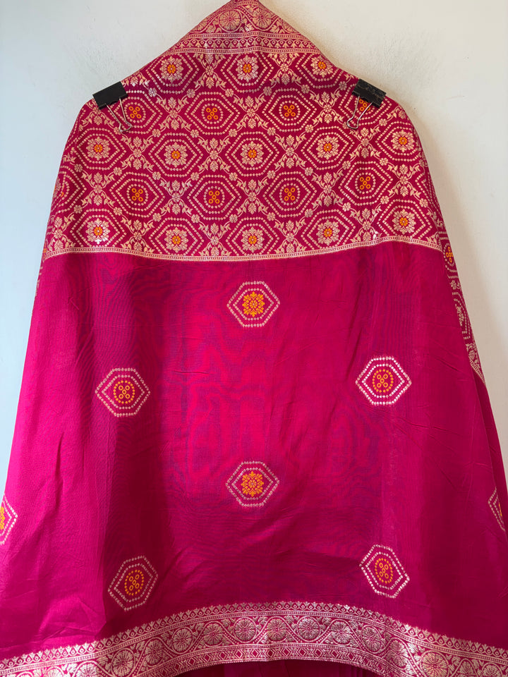 Zara – Magenta Pink Dola Silk Banarasi Woven Ensemble