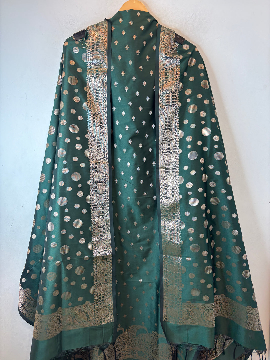 Saira – Dark Emerald Green Banarasi Silk Zari Woven Ensemble DBPVX01