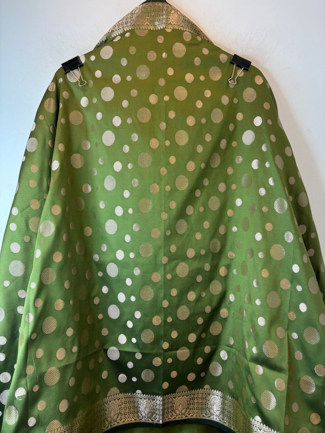 Saira – Green Banarasi Silk Zari Woven Ensemble DBPVX05