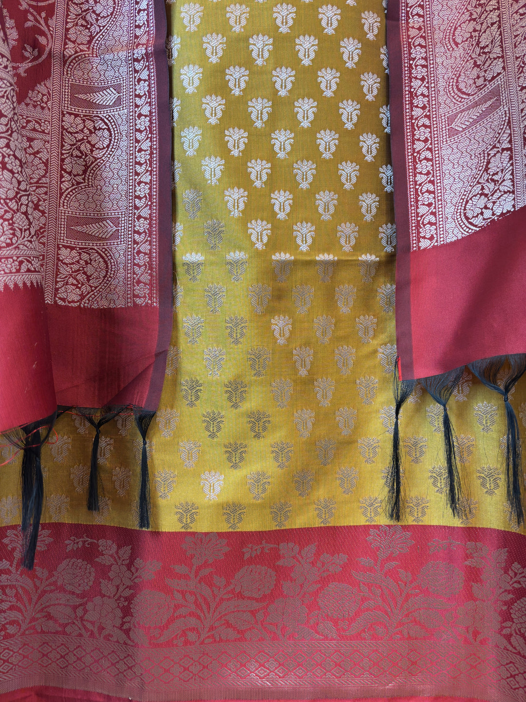 Zoya – Banarasi Silk Woven Jaal Ensemble DBPJK101