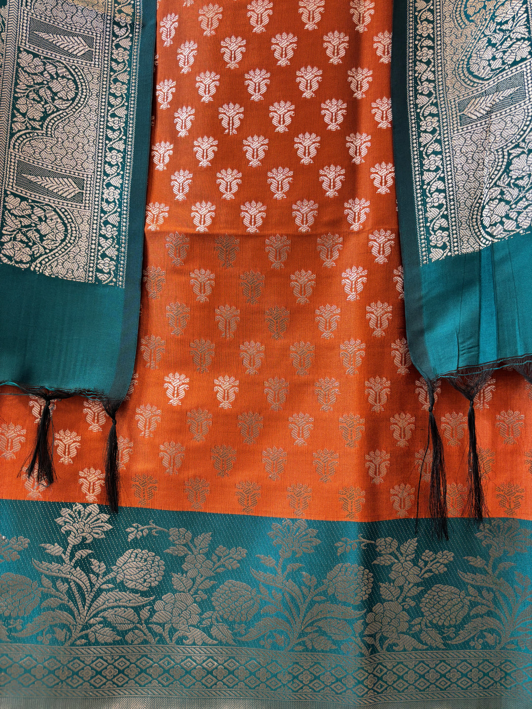 Zoya – Banarasi Silk Woven Jaal Ensemble DBPJK102