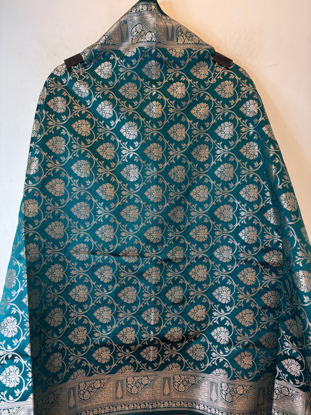 Zoya – Banarasi Silk Woven Jaal Ensemble DBPJK102