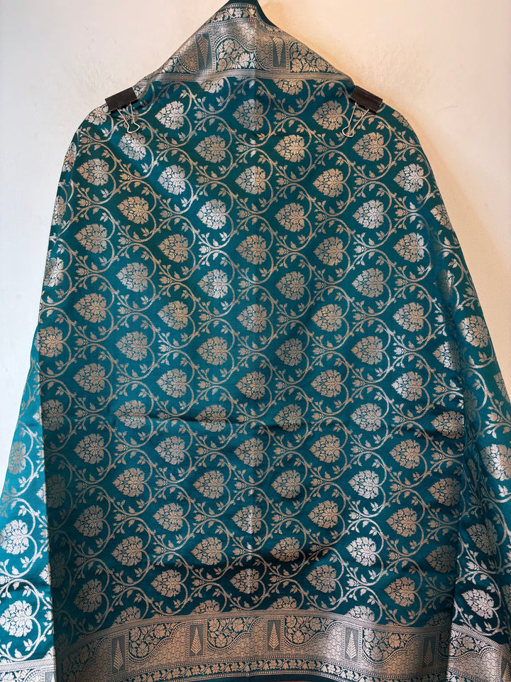 Zoya – Banarasi Silk Woven Jaal Ensemble DBPJK102