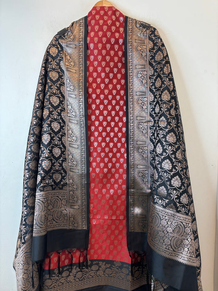Zoya – Banarasi Silk Woven Jaal Ensemble DBPJK103