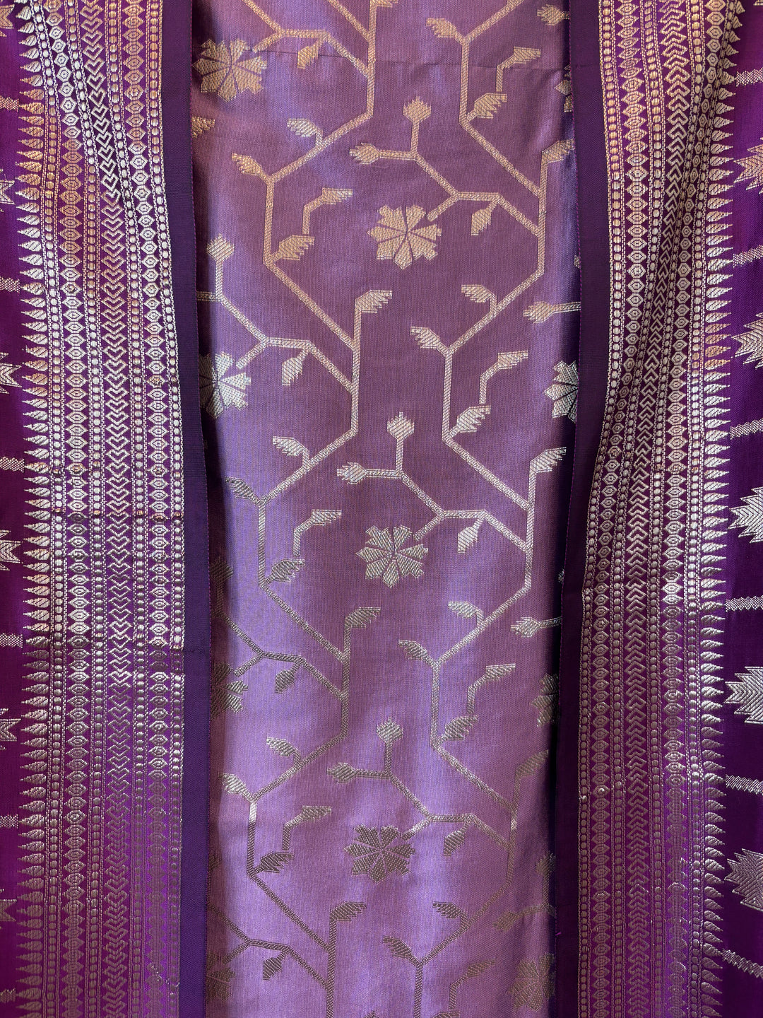 Mahira – Banarasi Silk Zari Jaal Ensemble DBPDL06