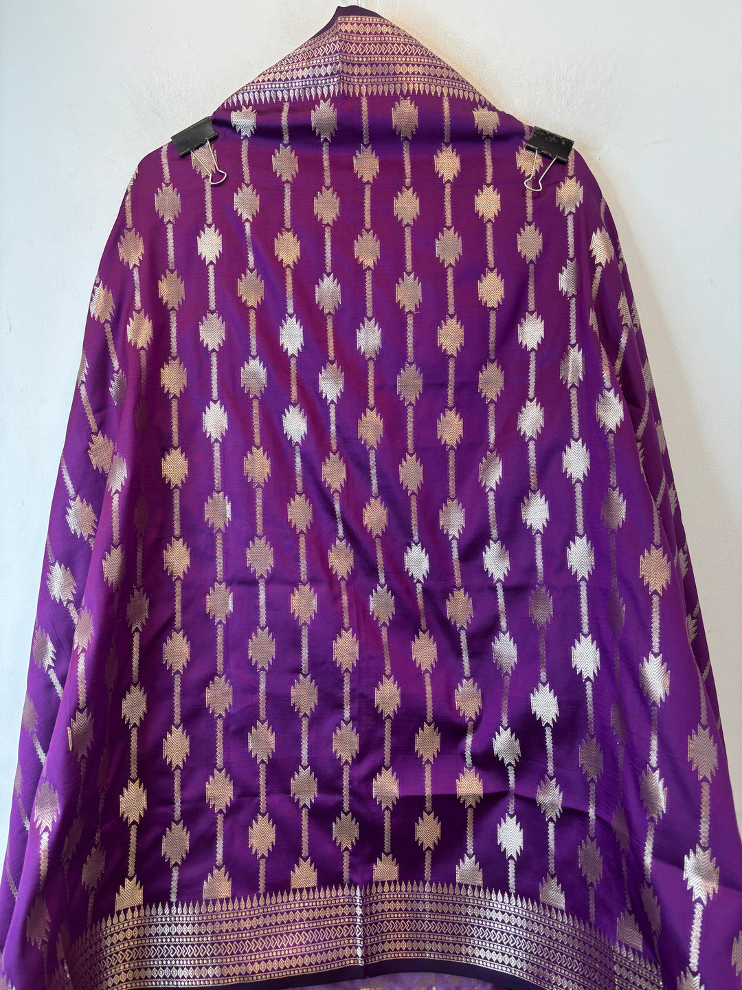 Mahira – Banarasi Silk Zari Jaal Ensemble DBPDL06