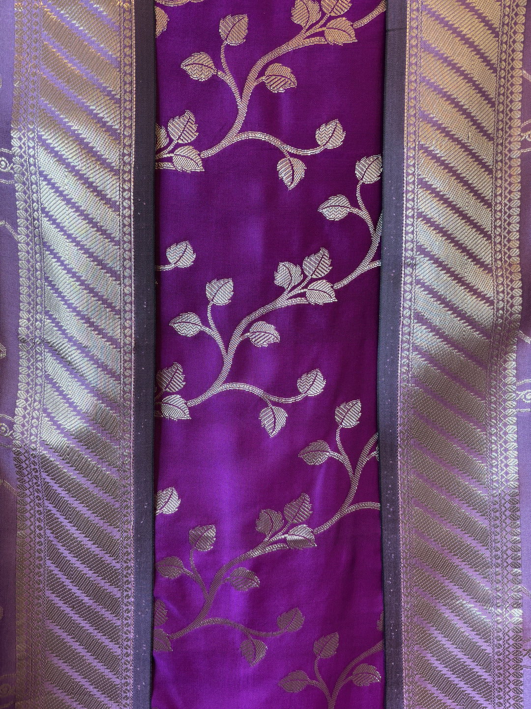 Anaya – Banarasi Silk Zari Jaal Ensemble DBPHK02