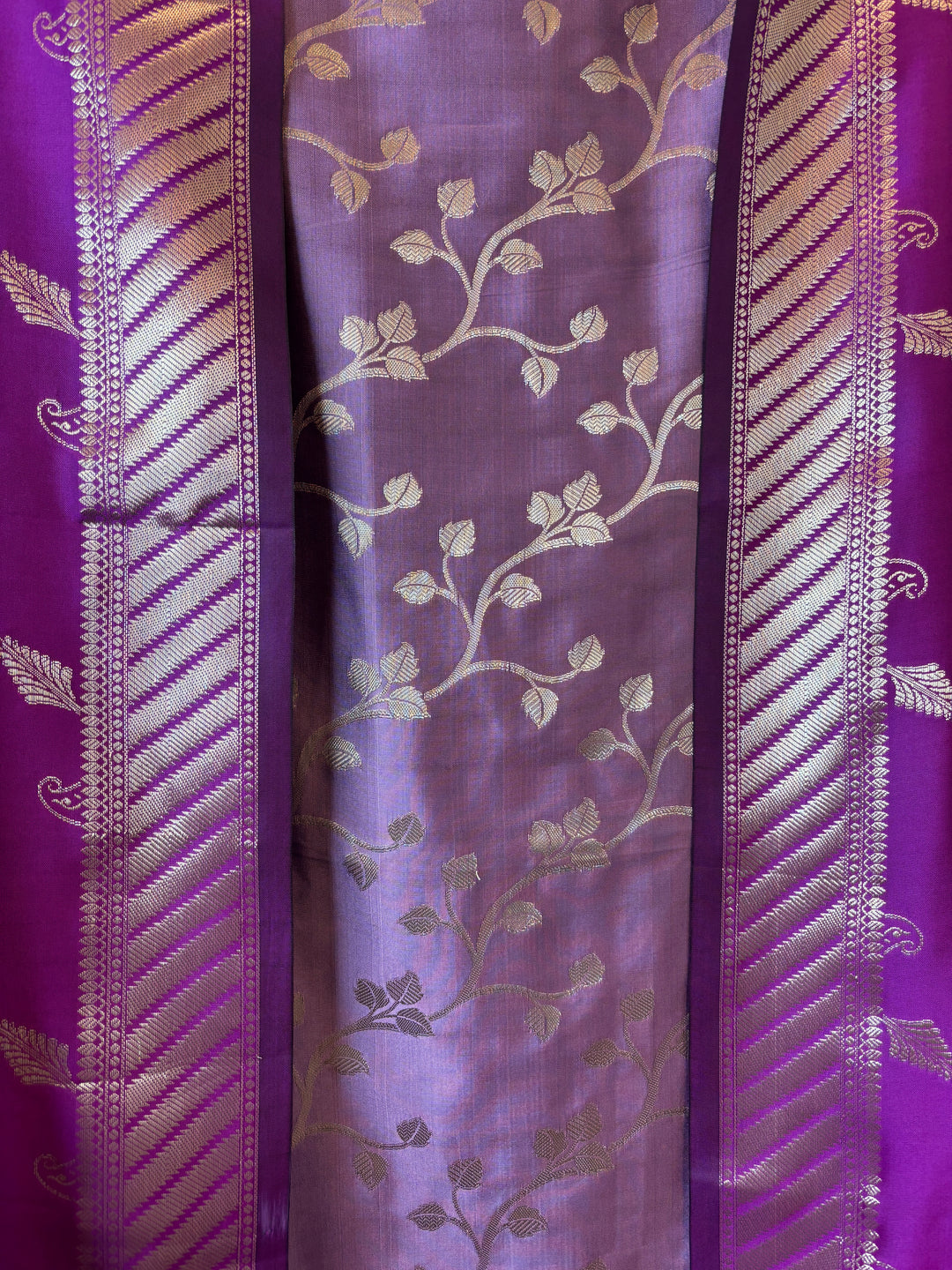 Anaya – Banarasi Silk Zari Jaal Ensemble DBPHK01