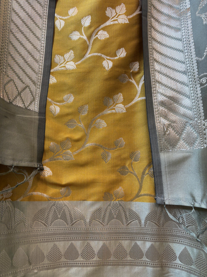 Anaya – Banarasi Silk Zari Jaal Ensemble DBPHK03