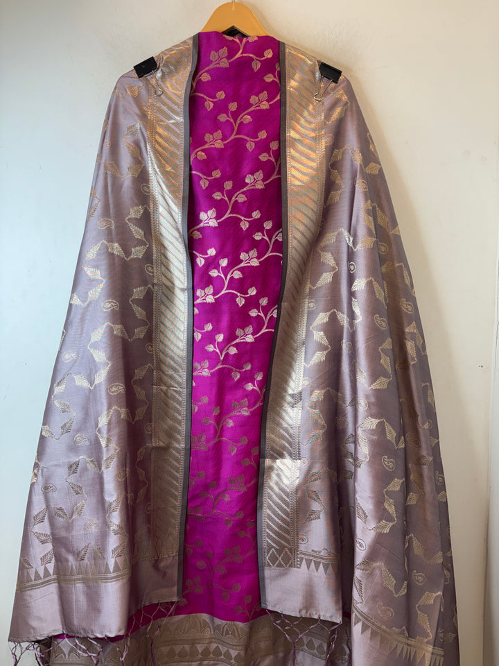 Anaya – Banarasi Silk Zari Jaal Ensemble DBPHK05
