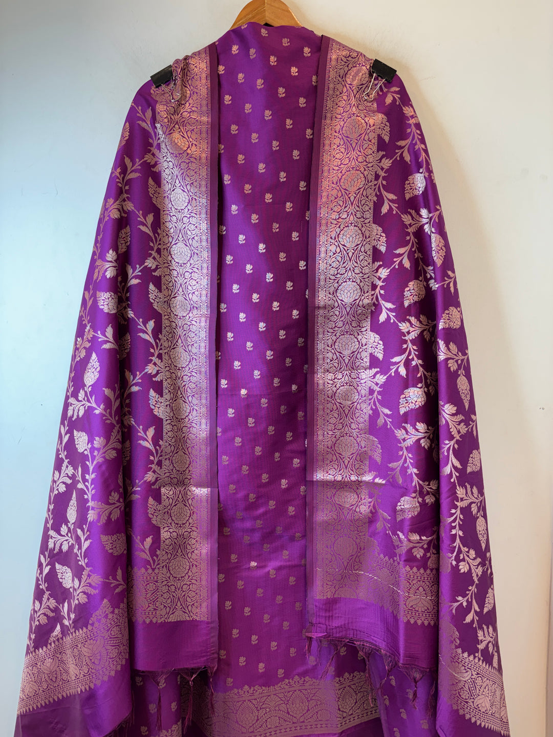 Ishita – Banarasi Silk Woven Booties &amp; Jaal Suit DBPTG06