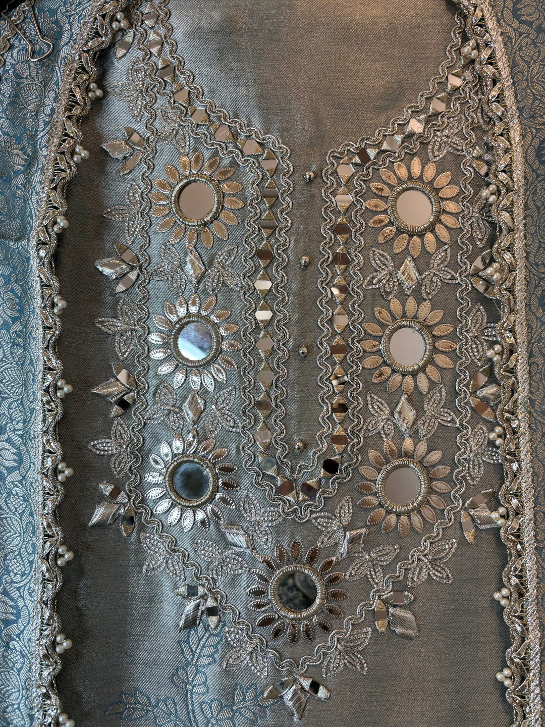 Zehra – Dusky Blue Giraffe Silk Ombre Mirror Stone Ensemble