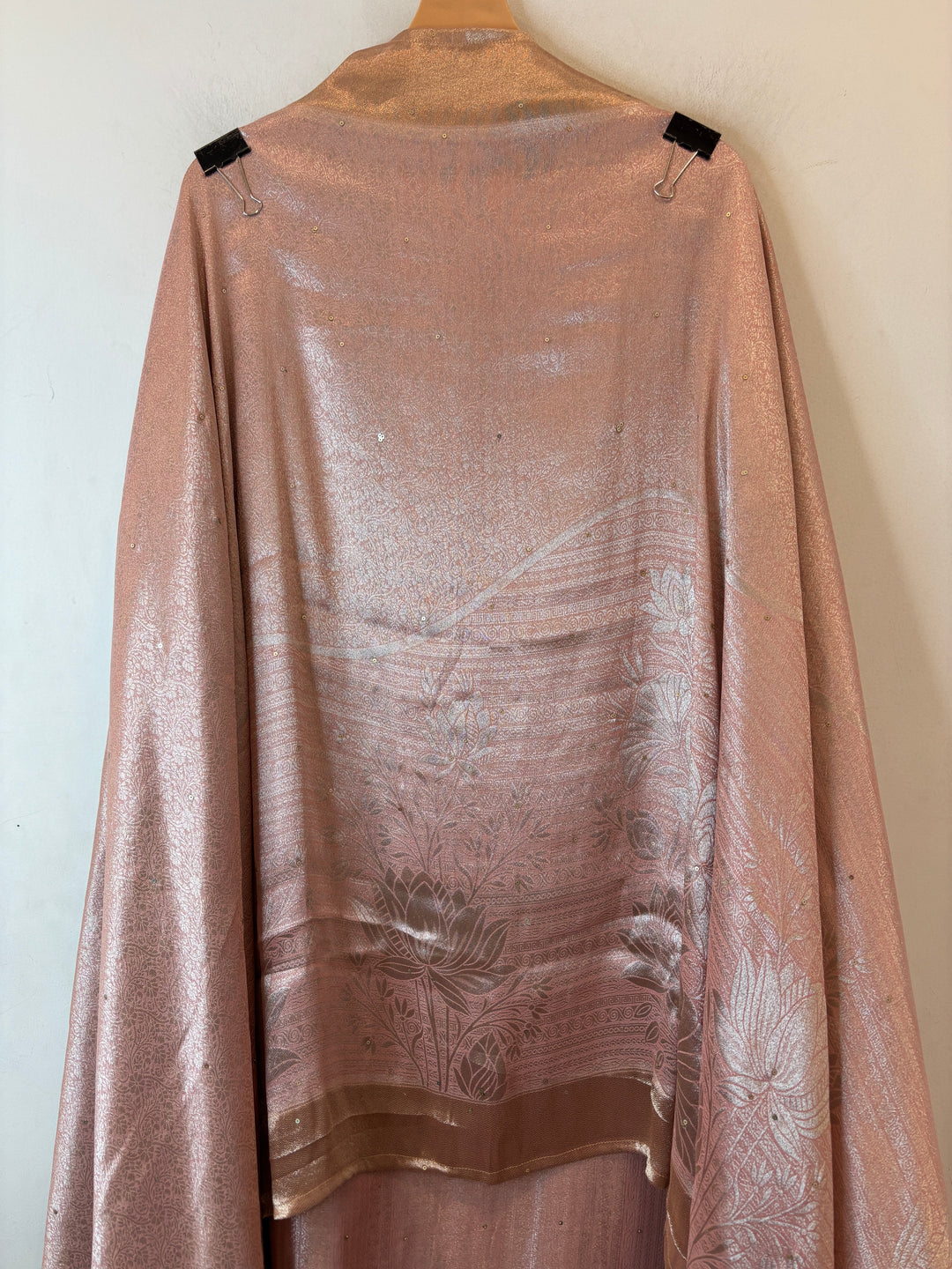 Aarohi – Tissue Brocade Cutdana Pearl Ensemble DBPKV01