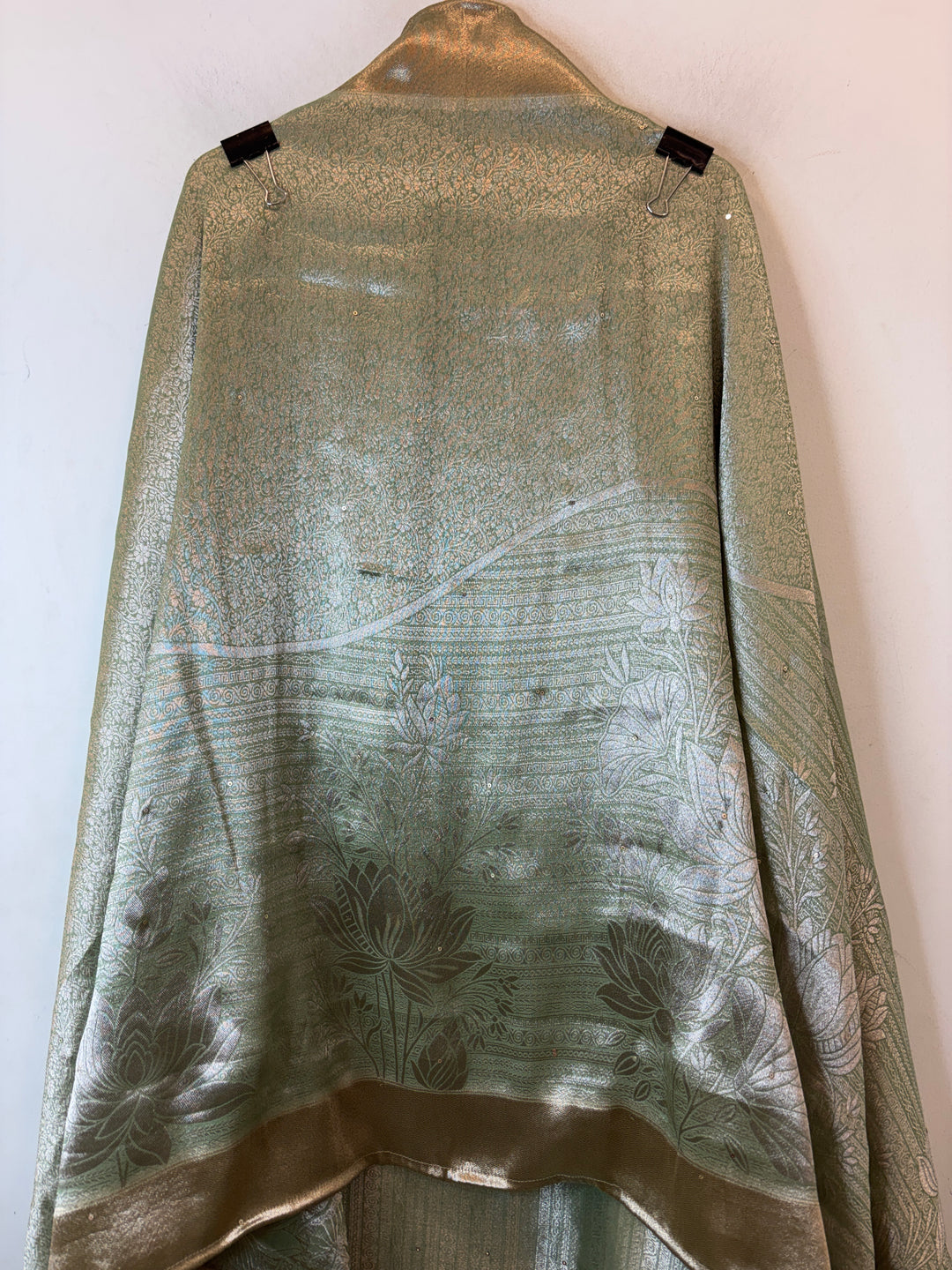 Aarohi – Tissue Brocade Cutdana Pearl Ensemble DBPKV02