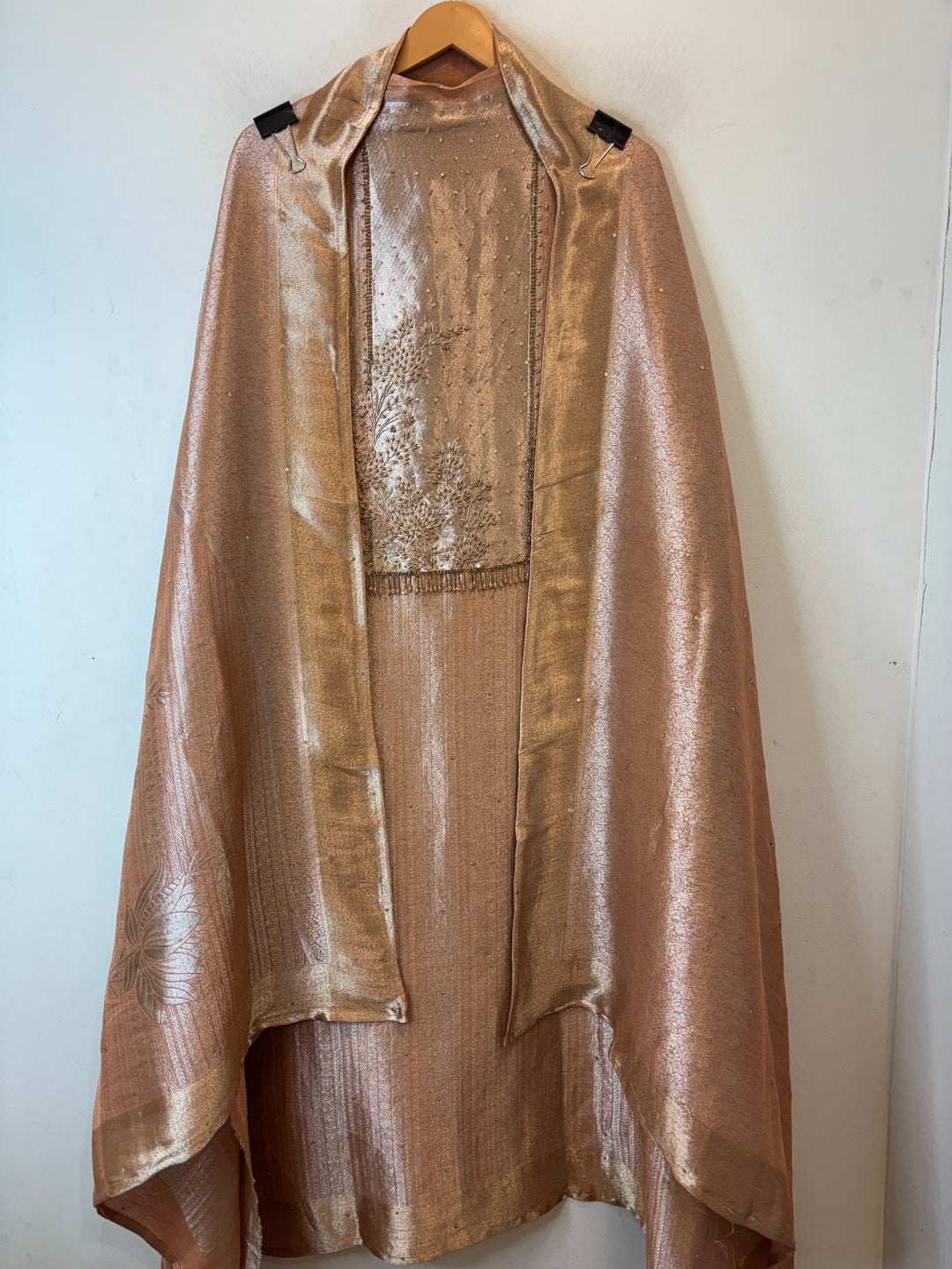 Aarohi – Tissue Brocade Cutdana Pearl Ensemble DBPKV03