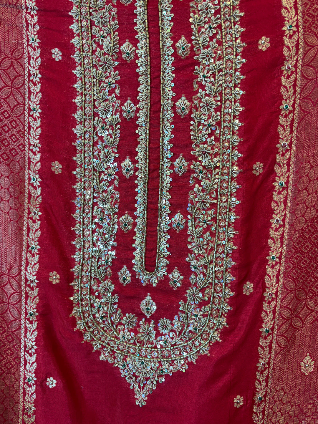 Mahira – Red Silk Dabka Cutdana Anti-Gold Ensemble