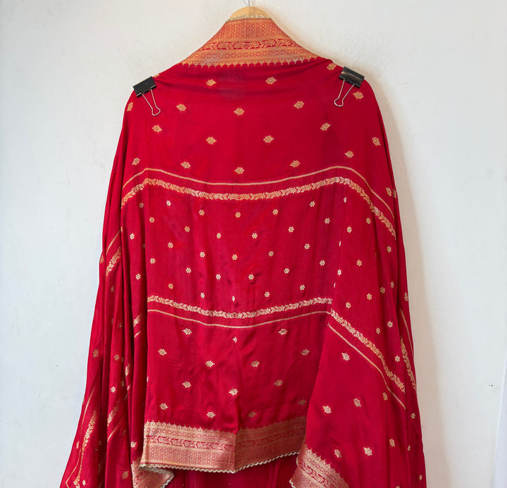 Mahira – Red Silk Dabka Cutdana Anti-Gold Ensemble