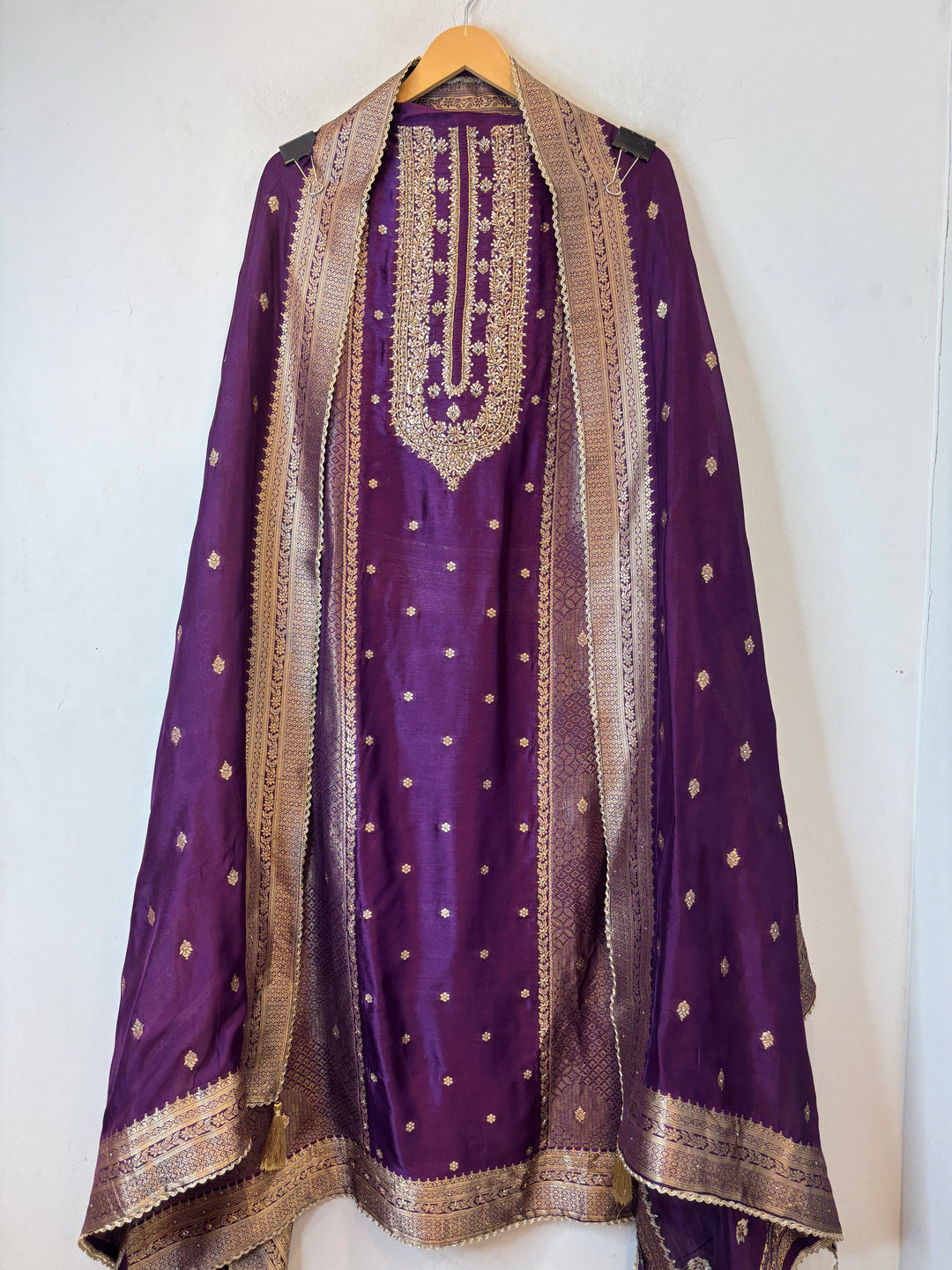 Mahira – Purple Silk Dabka Cutdana Anti-Gold Ensemble