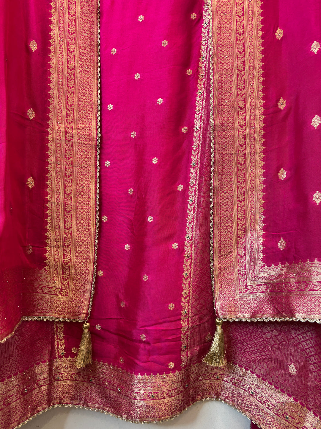 Mahira – Pink Silk Dabka Cutdana Anti-Gold Ensemble