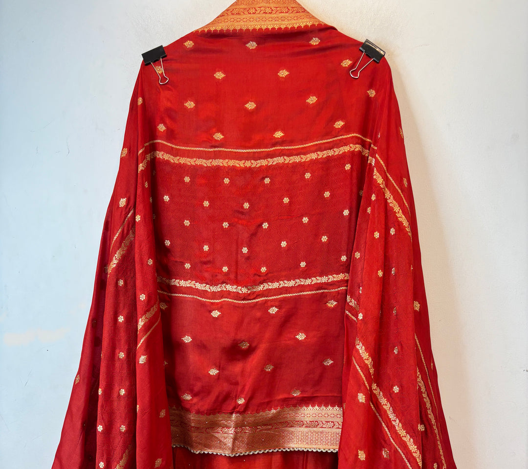 Mahira – Orange Silk Dabka Cutdana Anti-Gold Ensemble