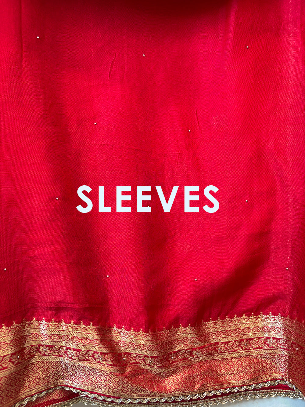 Mahira – Red Silk Dabka Cutdana Anti-Gold Ensemble