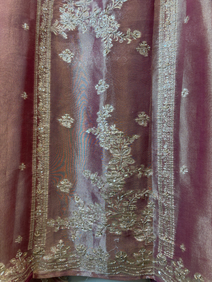 Aaradhya – Pink Kanjivaram Zari Cutdana Ensemble