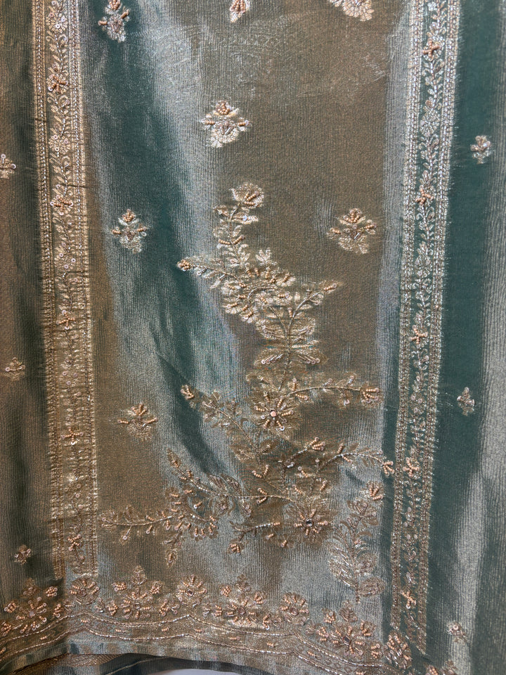 Aaradhya – Green Kanjivaram Zari Cutdana Ensemble