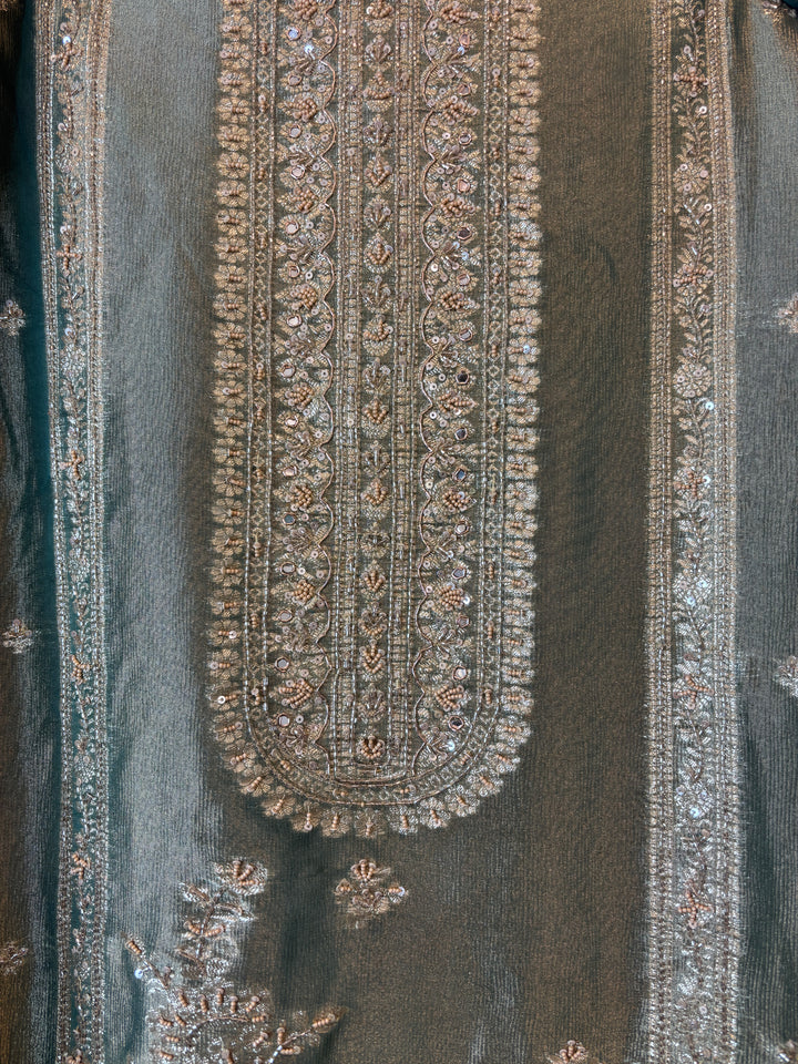 Aaradhya – Green Kanjivaram Zari Cutdana Ensemble