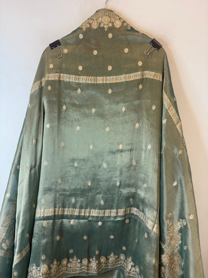 Aaradhya – Green Kanjivaram Zari Cutdana Ensemble