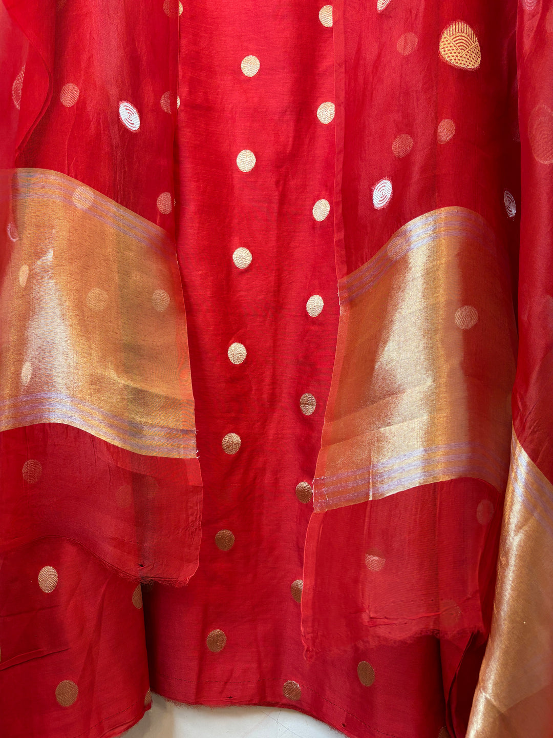 Ruhani – Red Pure Silk Maheshwari Zari Woven Ensemble DBPRO01