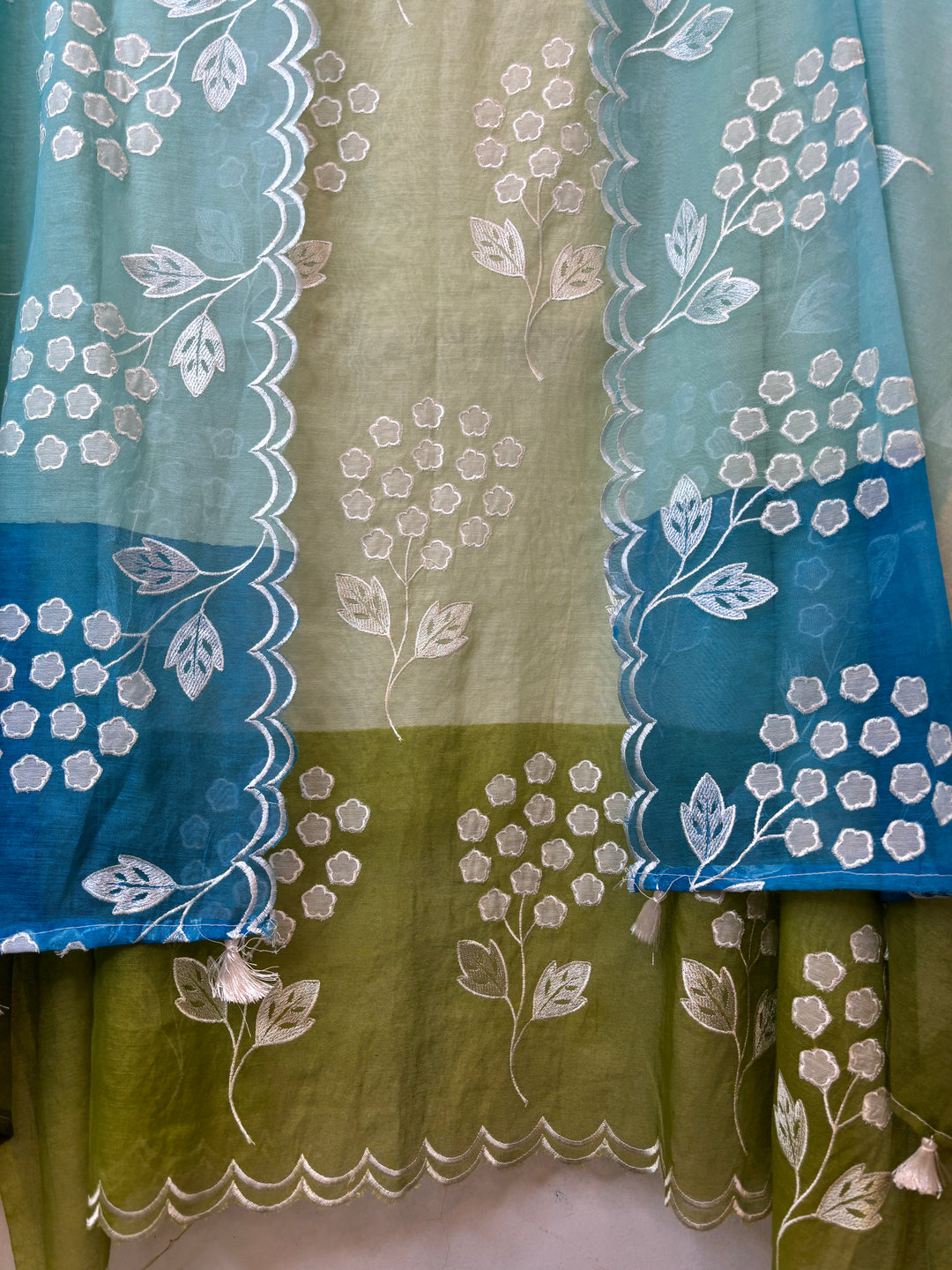 Zivara – Green Ombre Appliqué Work Unstitched Suit