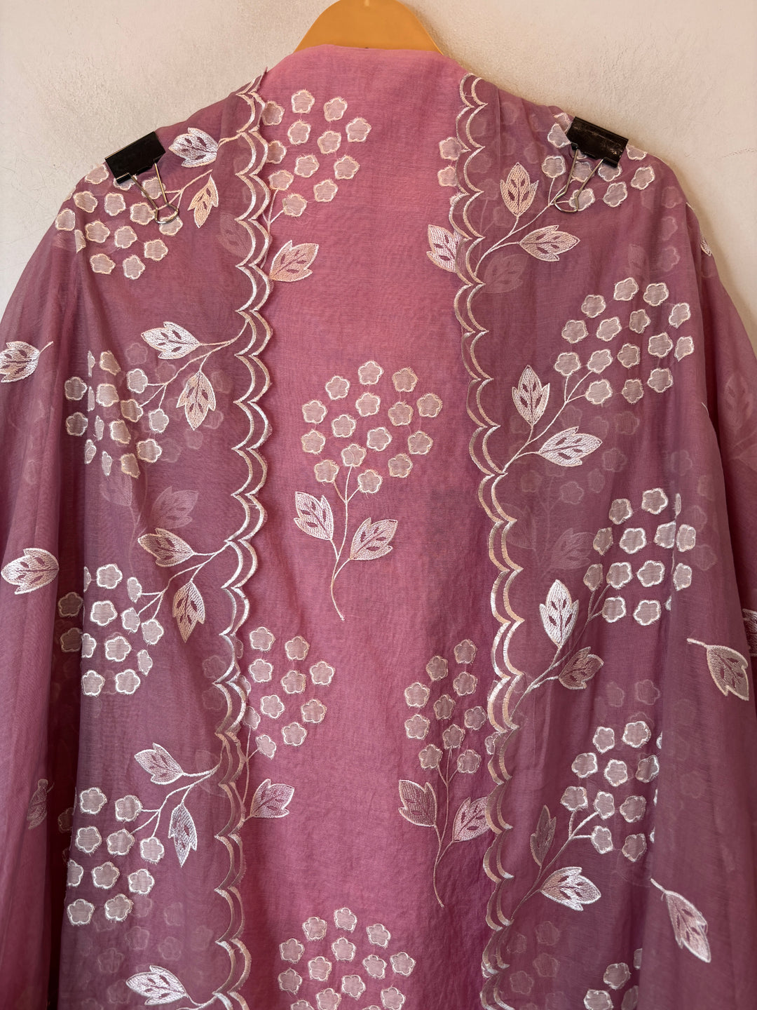 Zivara – Pink Mul Chanderi Ombre Appliqué Work Unstitched Suit