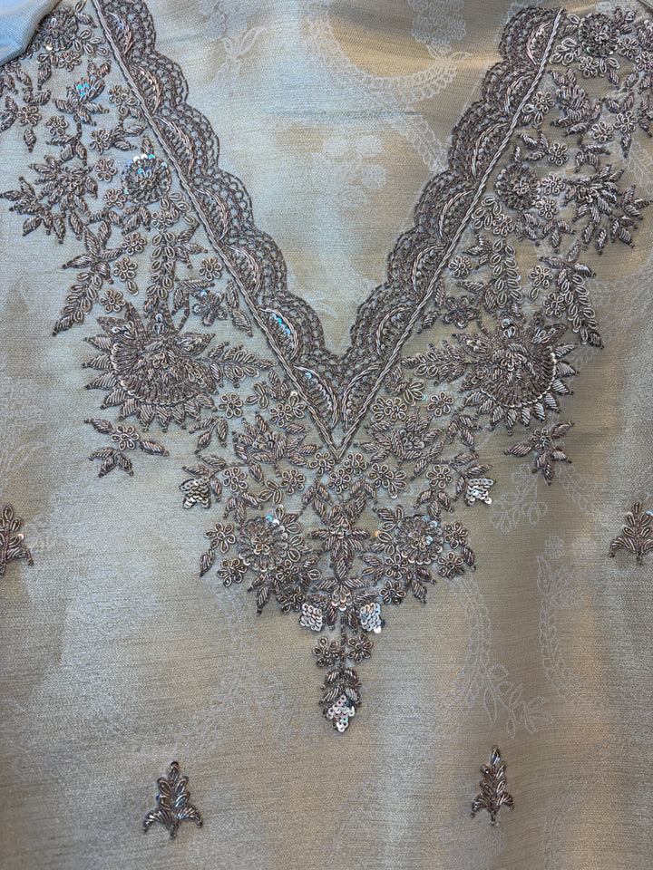 Aarohi – Ivory Gold Pure Tissue Dabka Beaded Ensemble DBPGG02