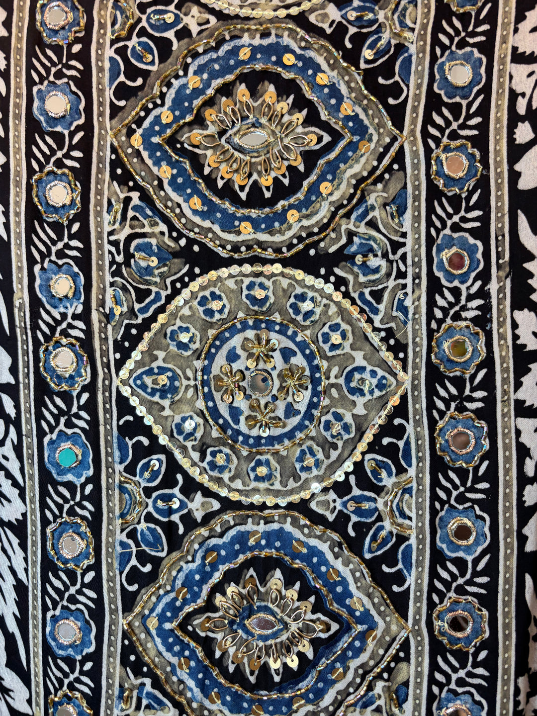 Zehra – Ajrakh Floral Print Cutdana Ensemble