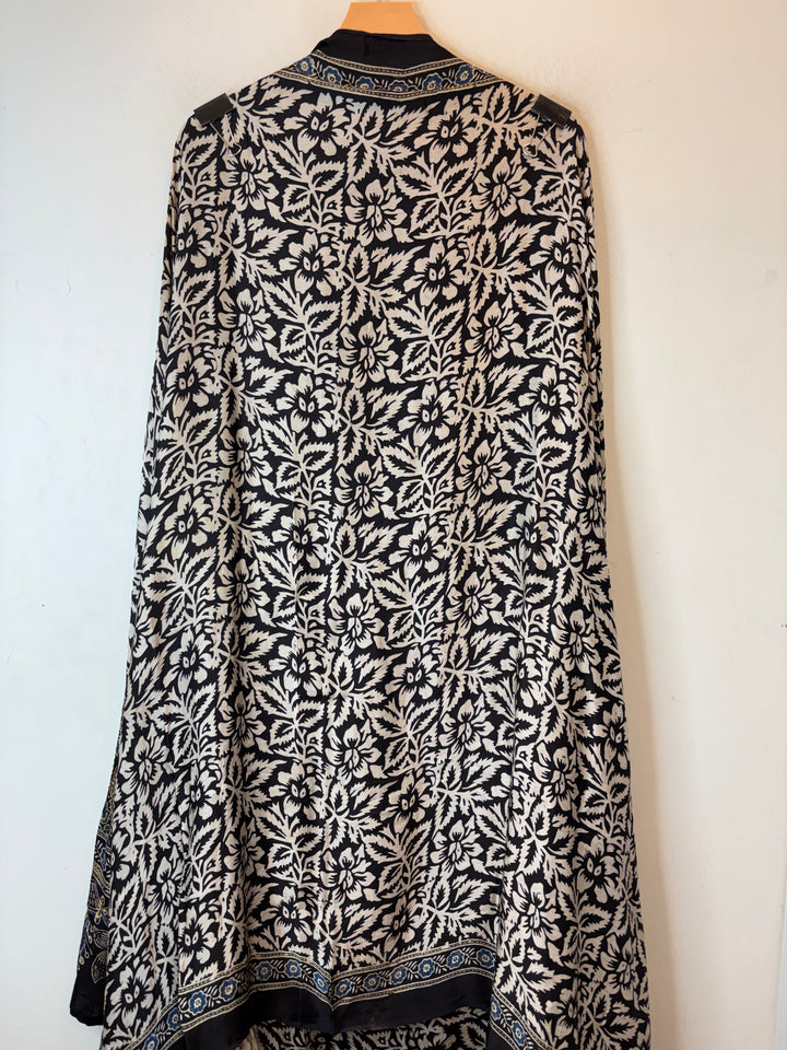 Zehra – Ajrakh Floral Print Cutdana Ensemble