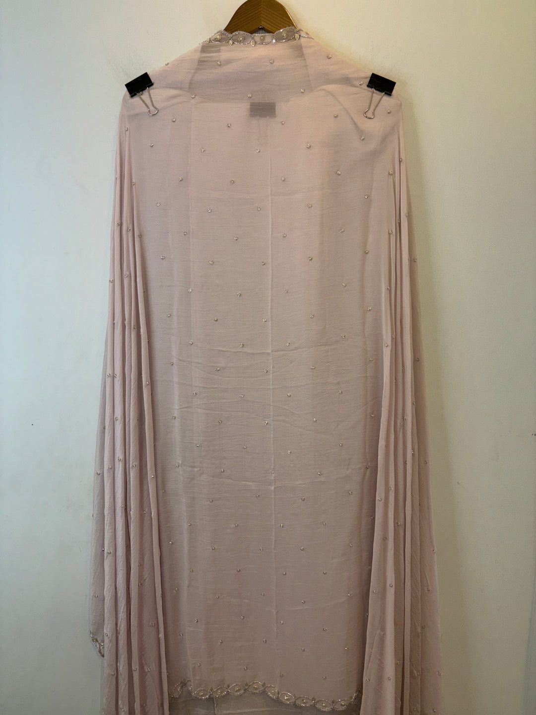 Reha – Pearl Handworked Tissue Linen Suit