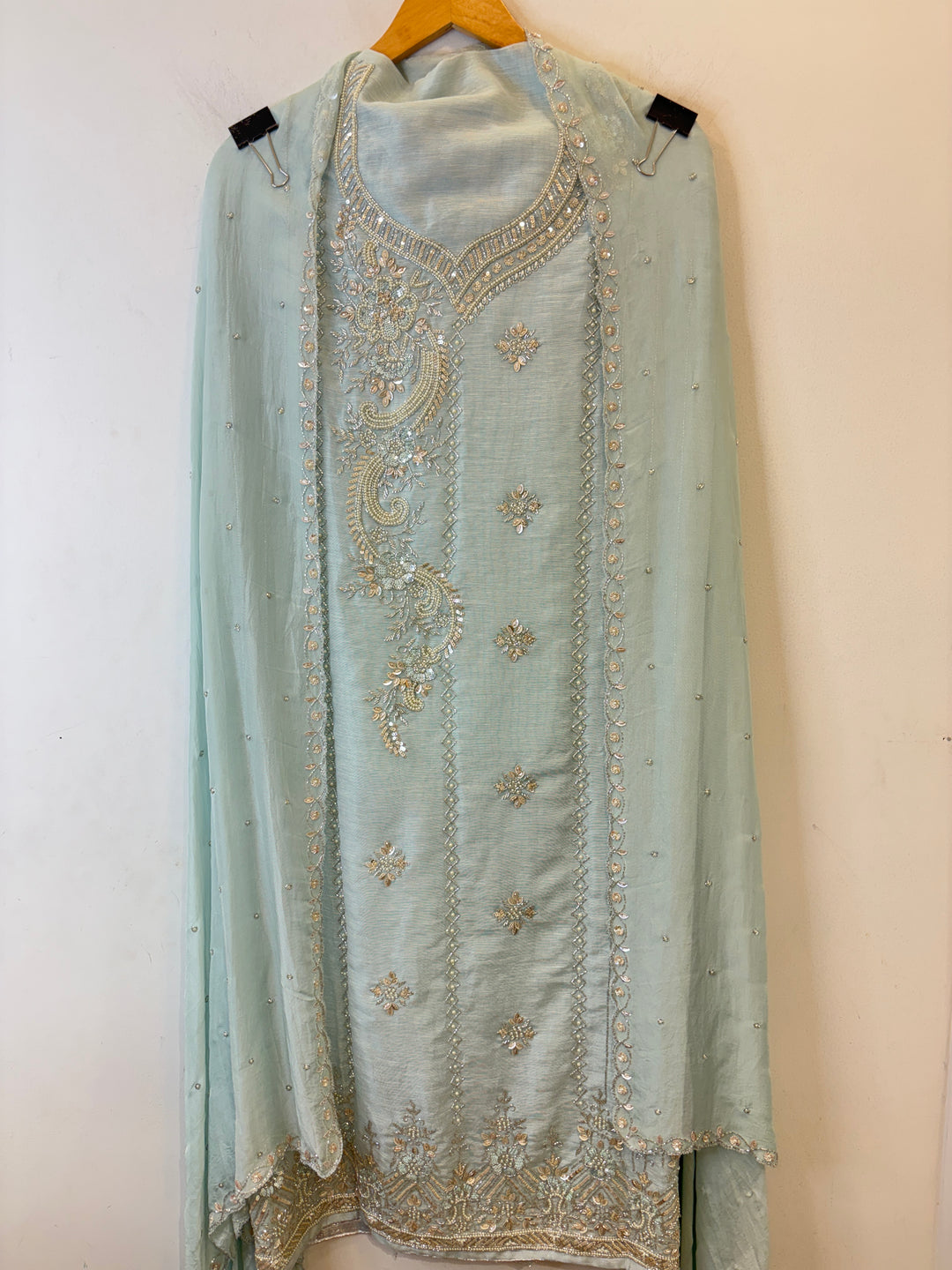 Reha – Pearl Handworked Tissue Linen Suit
