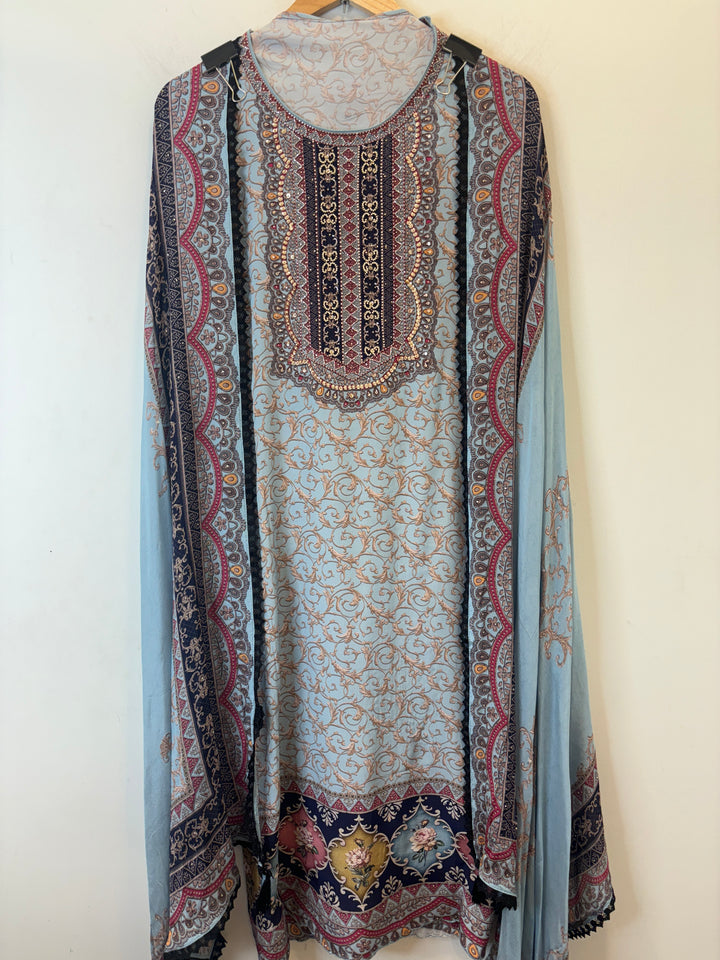 Amaana – Printed Crepe Suit